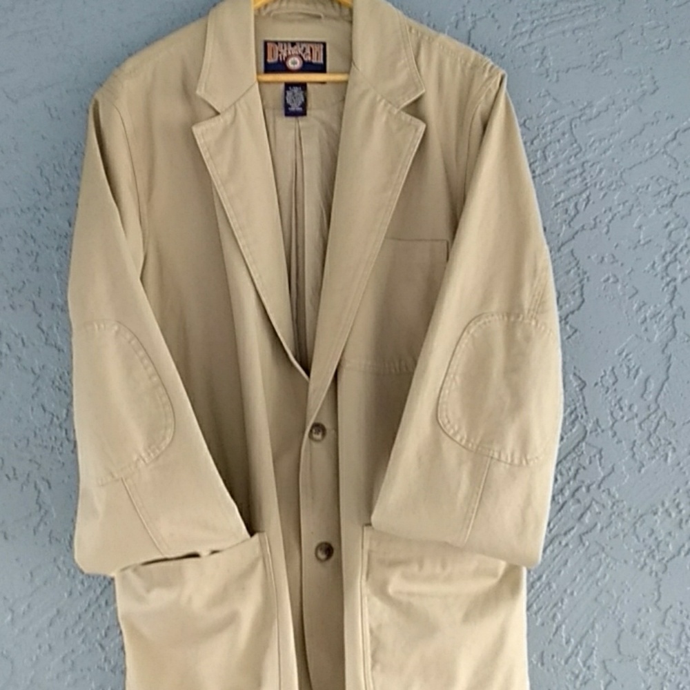 Duluth brand jacket cargo and security pockets.